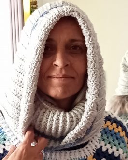 Capucha con bufanda, color blanco